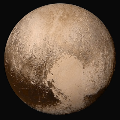 Immagine in alta definizione di Plutone: è ben visibile la regione a forma di cuore scoperta grazie alla missione New Horizons