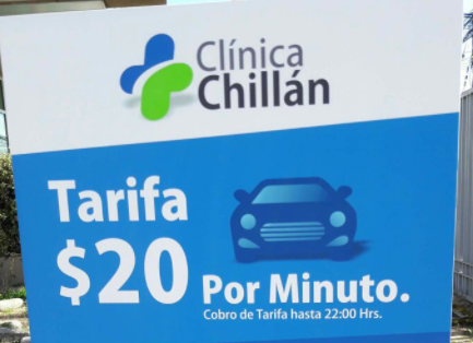 Una clínica hizo noticia por fijar un alto precio a la estadía en sus estacionamientos: