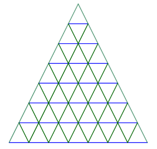             Kartenhausmodell mit Streichhölzern