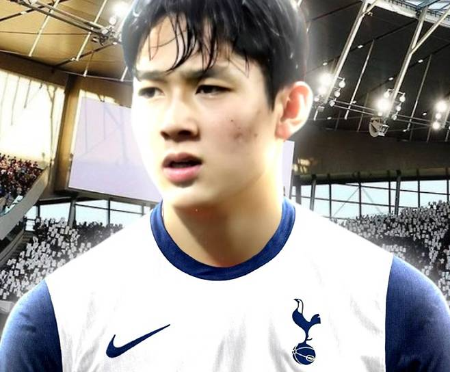 Tottenham's transfer of Yang Min-hyuk is virtually confirmed. Medical tests are underway and contracts will be announced when medical tests are completed.

Fabrizio Romano, a reporter specializing in the transfer market, said on social media on the 26th (Korea time) that "Yang Min-hyuk is going to Tottenham," along with the expression "Here we go" used to confirm the transfer. Kangwon FC's deal with the winger, who was born in 2006, has been completed. "The first part of the medical test has been booked and he will sign a long-term contract with Tottenham."

Nizar Kinsella of the UK's 'BBC' also said on social media that "the first medical test began in Korea," and that the medical test is also progressing smoothly.

Global sports media The Athletic also confirmed this. "Tottenham has agreed to sign a contract with Yang Min-hyuk," the media reported. "Yang will stay in Gangwon Province until January next year before joining Tottenham."

Rumors of Yang Min-hyuk's transfer to Tottenham began to come out through various media and leading reporters on the 24th, and it is known that he will even undergo a medical test, leaving only Tottenham's official contract announcement.

In the U.K., Yang Min-hyuk is expected to make a surprise debut at the Seoul World Cup Stadium. A highly promising high school student who played 24 K-League games and signed with a leading Premier League team is poised to shock him.

Yang Min-hyuk is expected to become the third Korean leaguer to play for Tottenham after Korean soccer legend left fullback Lee Young-po and Tottenham captain Son Heung-min.

Tottenham has been focusing on collecting top 10 prospects in the transfer market since last year. Coach Anji Postecoglou also said in an interview during the 2023-24 season, "We will gather young talents from all over the world and give them a chance," adding, "We will make Tottenham a young team."

Tottenham have signed a long-term contract for more than five years at the same time as bringing in promising players.

It started with Luca Vuskovic, a Croatian center back born in 2007, who was acquired in September last year. Vuskovic decided to join the team in the summer of 2025 due to FIFA`s youth protection regulations, and his contract is valid until the summer of 2030. In effect, it is a five-year contract.

Lukasz Beribal, the 2006 Swedish midfielder who was hired at the end of the winter transfer window in February, was also signed on a five-year contract. Beribal also joined Tottenham this summer, not this winter due to FIFA rules, and his contract is a five-year contract that expires in the summer of 2029. [url=https://bsc.news/post/safe-totosite-ranking-top-15-major-safe-playground-2024]토토사이트[/url]

He signed a six-year contract with Archie Gray, the first recruit in the summer transfer market. Tottenham Hotspur signed a six-year contract with England multiplayer Archie Gray, who was born in 2006, for a huge amount of 40 million pounds (about 71.3 billion won).

Gray needed a large transfer fee because of the competition. According to various media, Brentford offered Gray 35 million pounds (about 62.4 billion won), leaving only medical tests, but Tottenham stole him by offering 40 million pounds, and Gray headed to Tottenham. It is highly likely that the reason he gave him a long-term contract along with the transfer fee was to change his mind.




