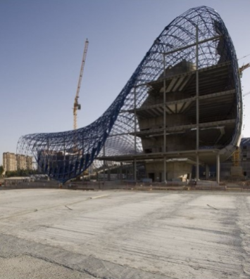 [size=85]Figura 1 - Construção do Heydar Aliyev Center. Fonte: [url=https://goo.gl/aCdByt]https://goo.gl/aCdByt[/url] Acesso em: 12 mai 2017.[/size]