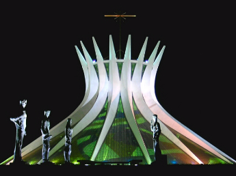 [size=85]Figura 3 - Catedral de Brasília. Fonte: [url=https://goo.gl/Xe7ho3]https://goo.gl/Xe7ho3[/url] Acesso em: 12 mai 2017.[/size]